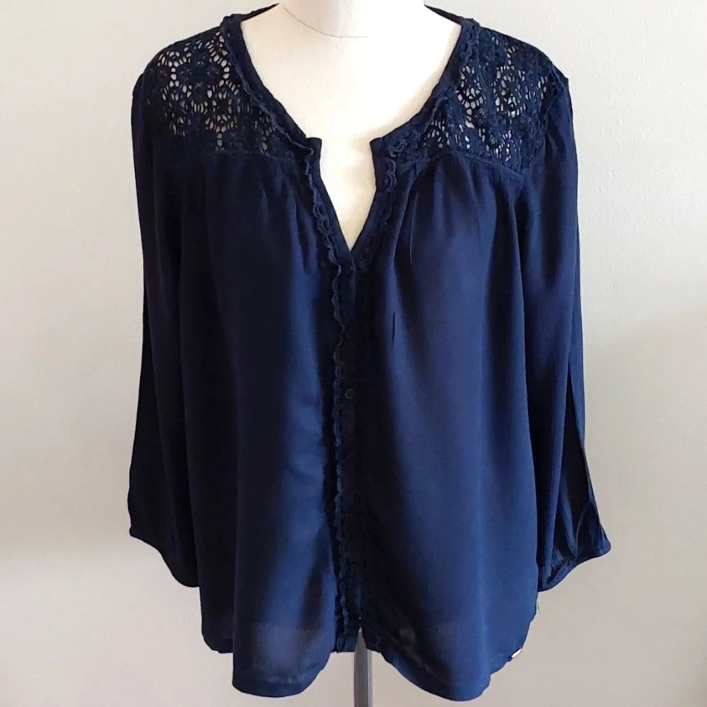 LAST CHANCE:  Superdry navy eyelet lace blouse. - Picture 2 of 9